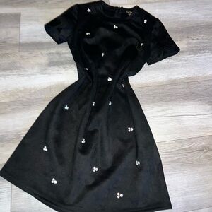 EMBELLISHED SHIFT DRESS